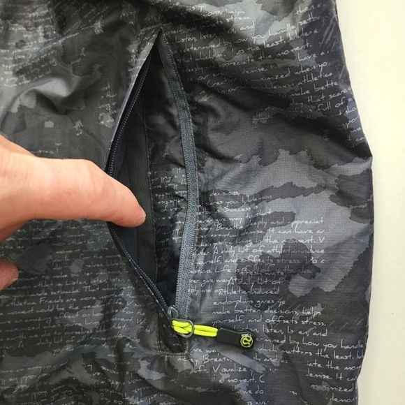 Lululemon Mens Lightweight Windbreaker Jacket Zip Up Grey Camo Golf Size M - Picture 8 of 13